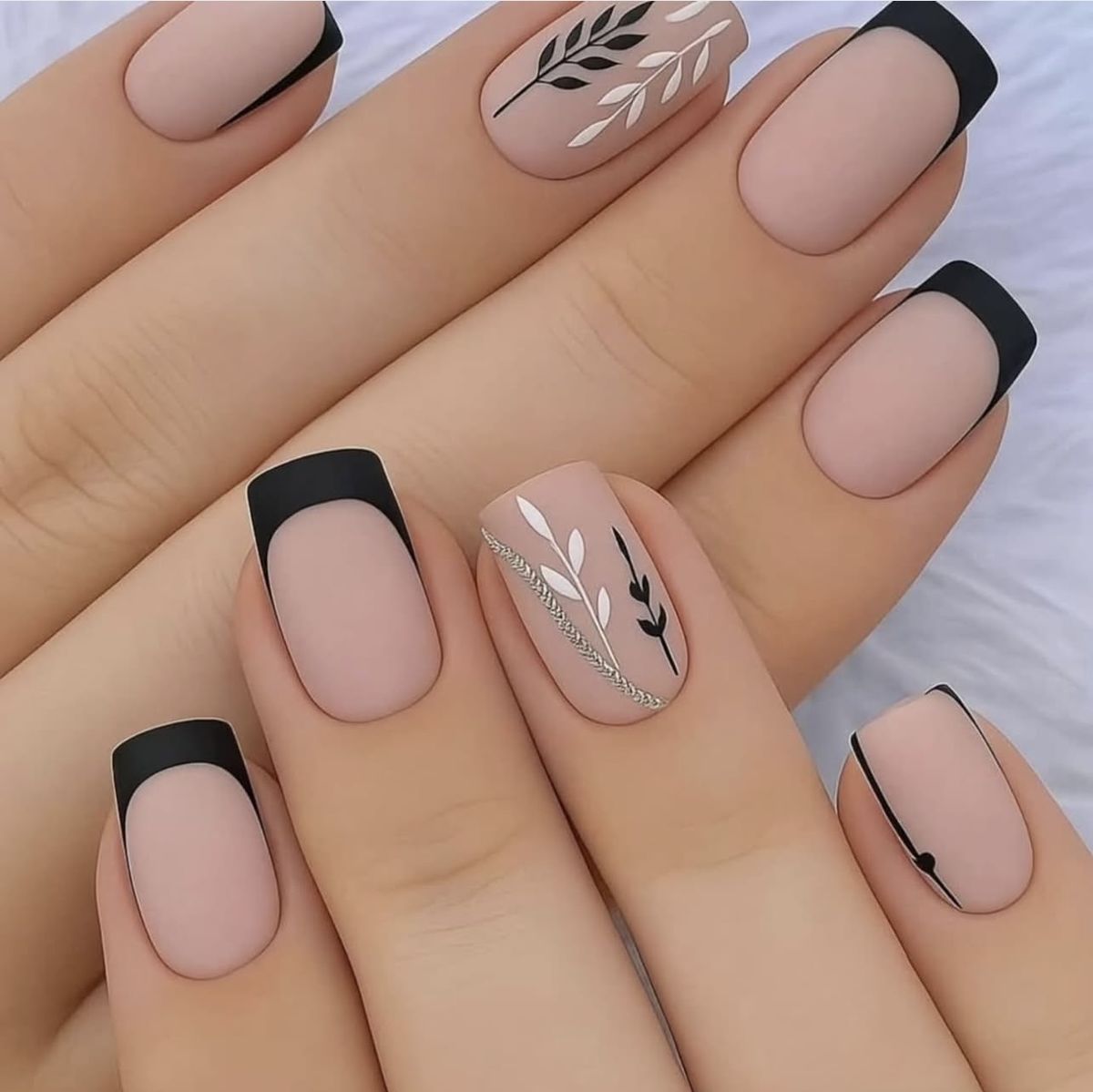 Simple Cute Black And White Nails Design 1